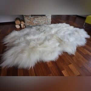 Large 4 pelt ICELANDIC SHEEPSKIN RUG THROW 56x79